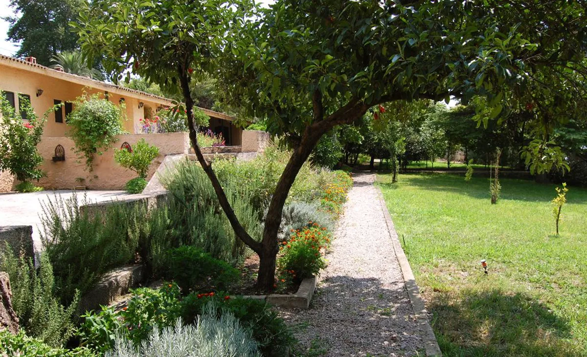 Unique villa with separate Guest house - Raches, Fthiotida, Central Greece