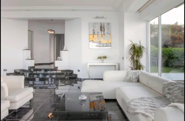 Luxury villa in Athens suburbs - Porto Rafti, Attica