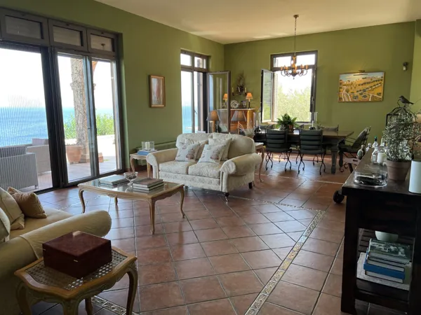 Seafront villa of amazing Tuscan-style interior  - Varnavas, Attica