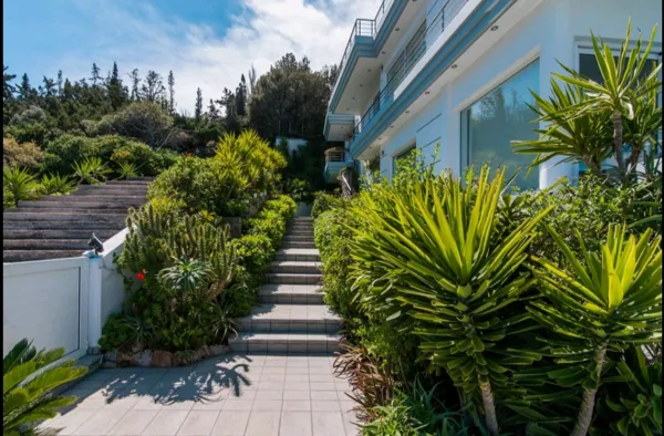 Luxury villa in Athens suburbs - Porto Rafti, Attica
