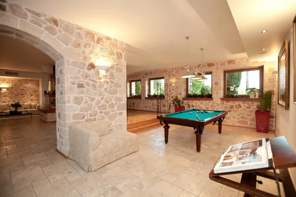 Unique Villa with Swimming Pool in Lagonisi  - Lagonissi