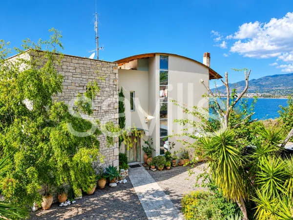 Stunning seafront villa in Verga beach - Kalamata, Messinia, Peloponnese