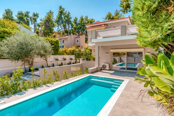 Fully renovated luxury villa with pool & garden in Drosia - Drosia, Attica