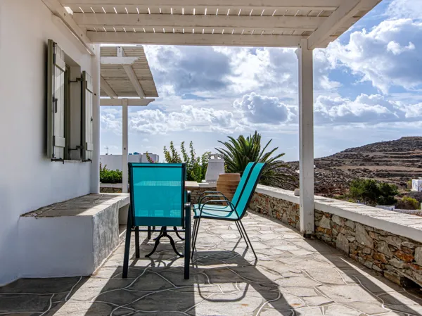 Traditional house next to the beach - Faros, Sifnos, Cyclades Islands