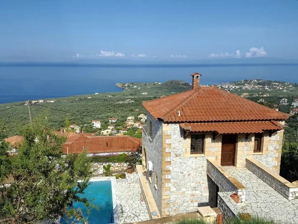 Beautiful stone-house close to all amenities  - Kardamyli, Messinia, Peloponnese