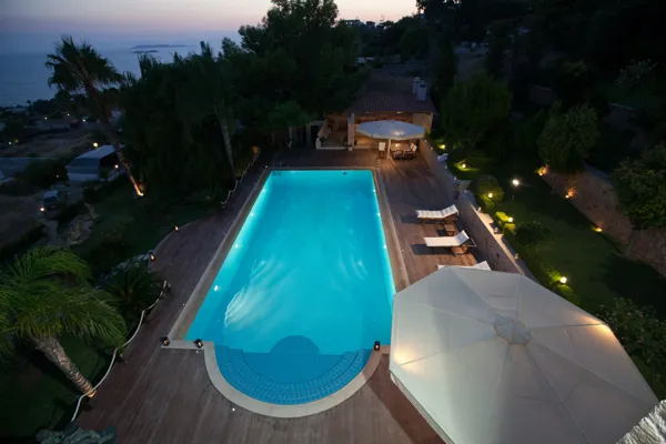Unique Villa with Swimming Pool in Lagonisi  - Lagonissi
