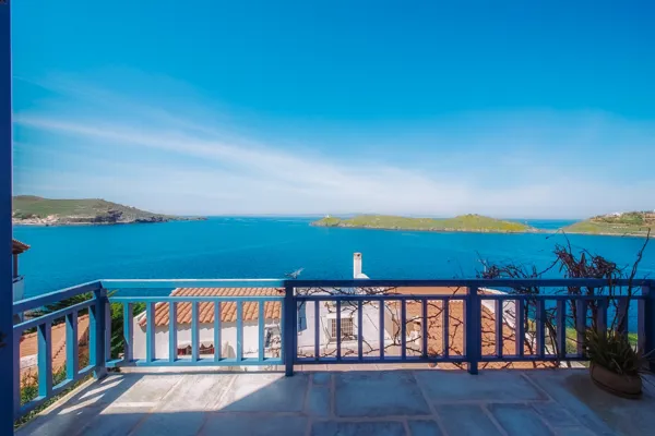 Beautiful villa just steps from the sea - Vourkari, Kea, Cyclades Islands