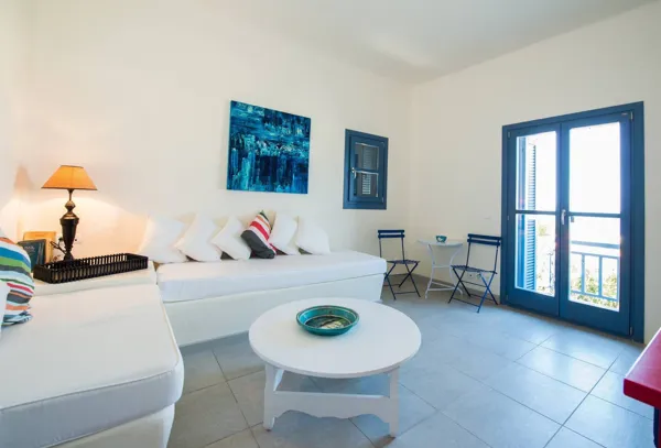 Beautiful villa just steps from the sea - Vourkari, Kea, Cyclades Islands