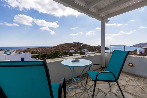 Traditional house next to the beach - Faros, Sifnos, Cyclades Islands