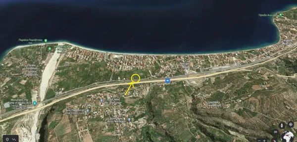 Great located plot with a house in Akrata - Akrata, Achaïa, Peloponnese