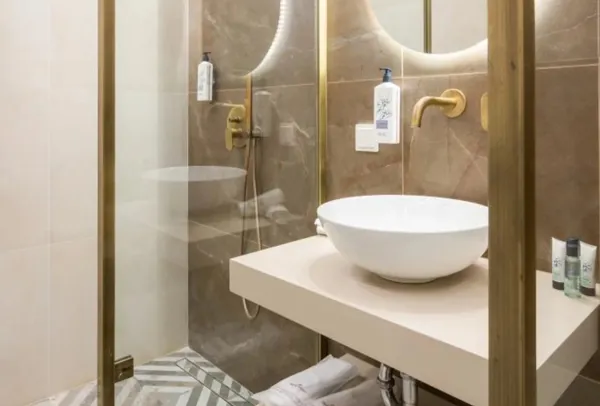 Premium serviced apartment building in central Athens - Omonia, Attica
