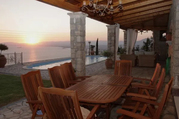Beautiful villa with sea views, close to all amenities  - Kalamata, Messinia, Peloponnese