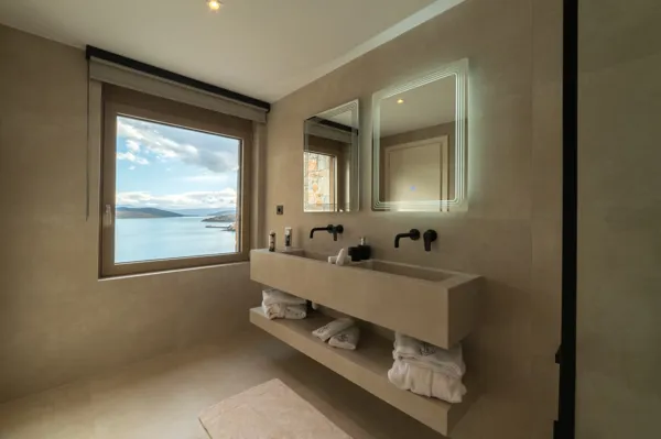 Newly-built, seafront villa  - Plaka, Lasithi, Crete