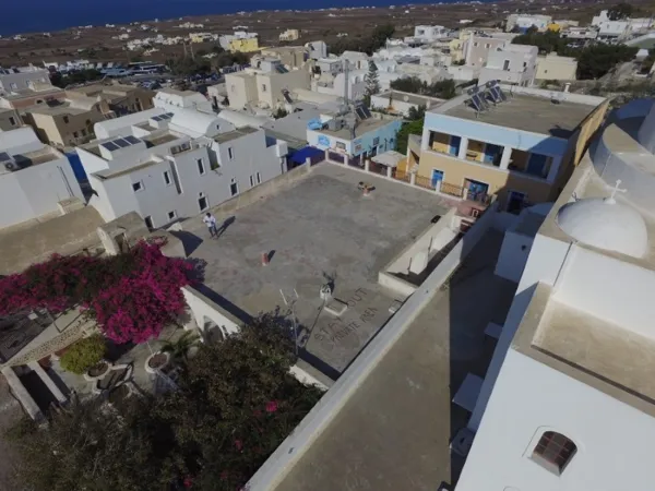Traditional house on famous Greek island - Oia, Santorini, Cyclades Islands