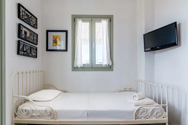 Traditional house next to the beach - Faros, Sifnos, Cyclades Islands