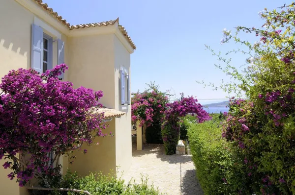 Villa of Unique Beauty with Guest House and Swimming Pool in Aghios Aimilianos - AGIOS AIMILIANOS, Argolis, Peloponnese