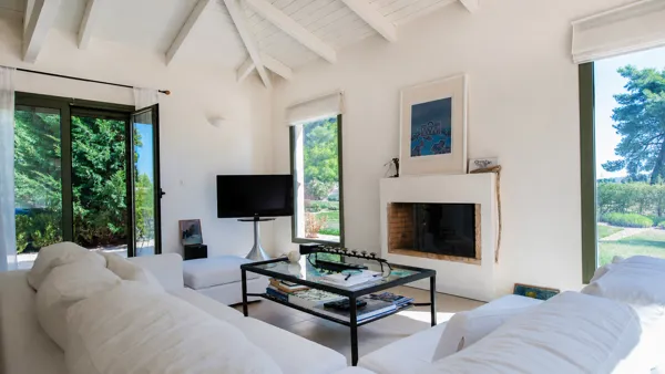 Private villa offering breathtaking mountain view  - Kapandriti, Attica