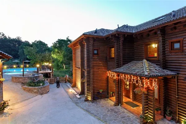 A stunning log chalet type villa in peaceful and verdant location - Domnitsa, Evritania, Central Greece