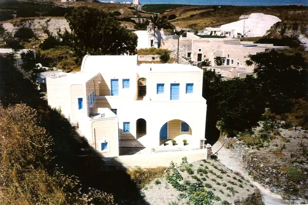 Whitewash house in Messaria traditional settlement - Messaria, Santorini, Cyclades Islands