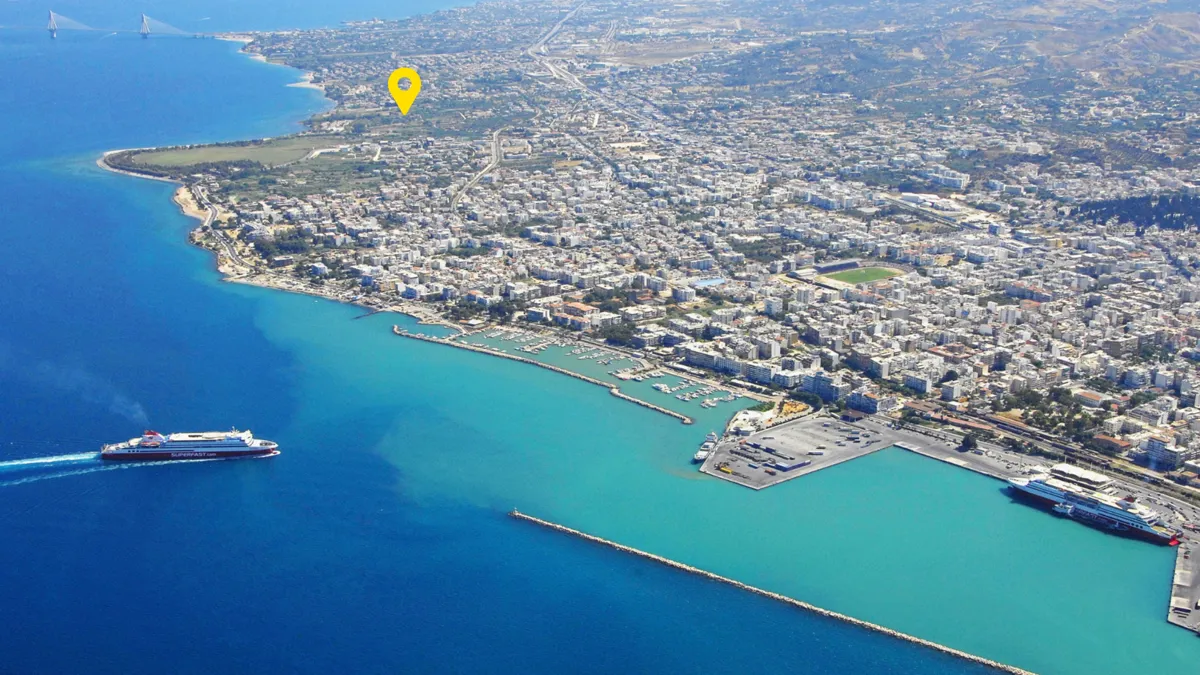 Land plot combining views & development flexibility - Patra, Peloponnese