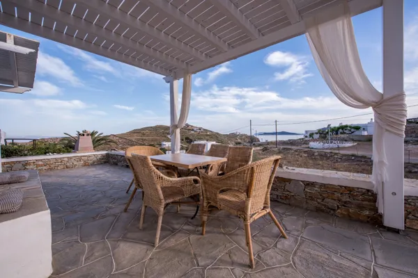 Traditional house next to the beach - Faros, Sifnos, Cyclades Islands