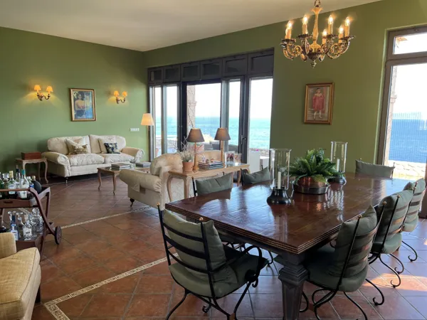Seafront villa of amazing Tuscan-style interior  - Varnavas, Attica
