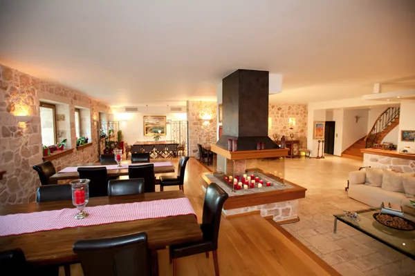 Unique Villa with Swimming Pool in Lagonisi  - Lagonissi
