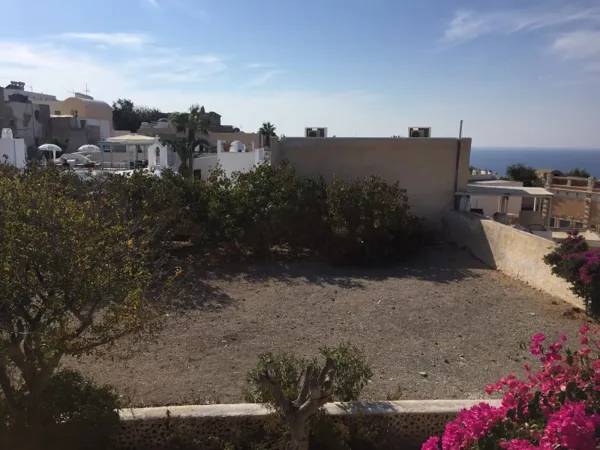 Traditional house on famous Greek island - Oia, Santorini, Cyclades Islands