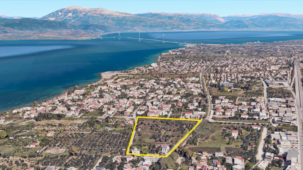 Land plot combining views & development flexibility - Patra, Peloponnese