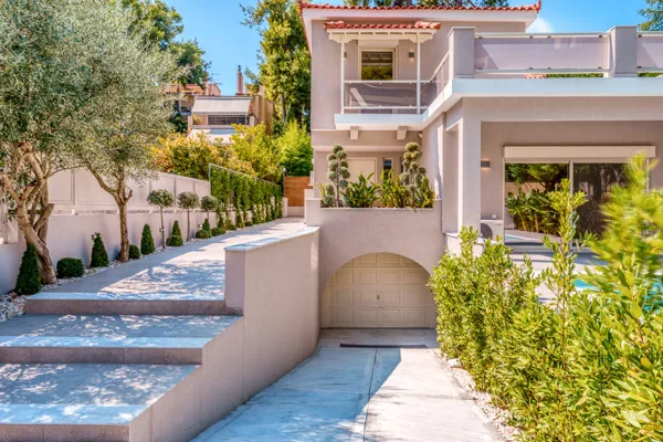Fully renovated luxury villa with pool & garden in Drosia - Drosia, Attica