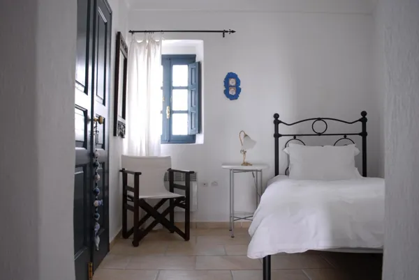Traditional Restored 4-bedroom house - Pyrgos, Santorini, Cyclades Islands