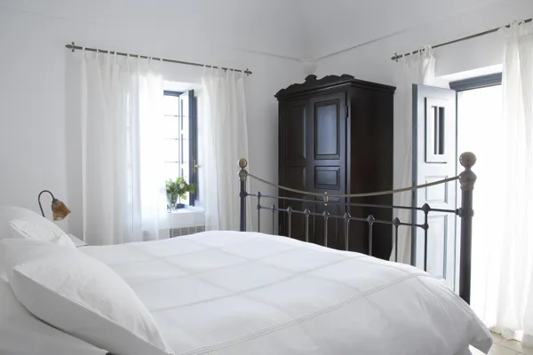 Traditional Restored 4-bedroom house - Pyrgos, Santorini, Cyclades Islands