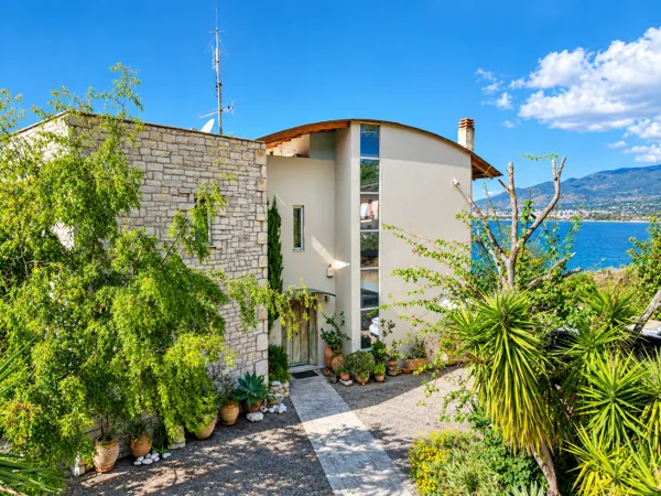 Stunning seafront villa in Verga beach - Kalamata, Messinia, Peloponnese