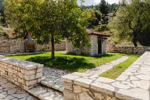 Charming stone mansion, chalet style - Kleitoria, Achaïa, Peloponnese