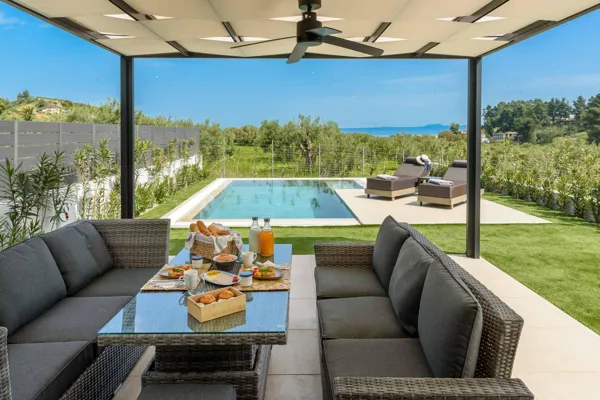 Exclusive Villa with Private Pool & Premium Amenities - Pefkohori, Halkidiki