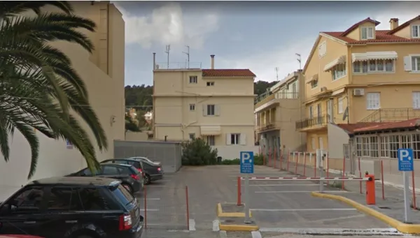 Unique cornered plot in the city centre of Argostoli - Argostoli, Kefalonia, Ionian Islands