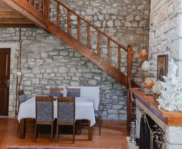 Charming stone mansion, chalet style - Kleitoria, Achaïa, Peloponnese