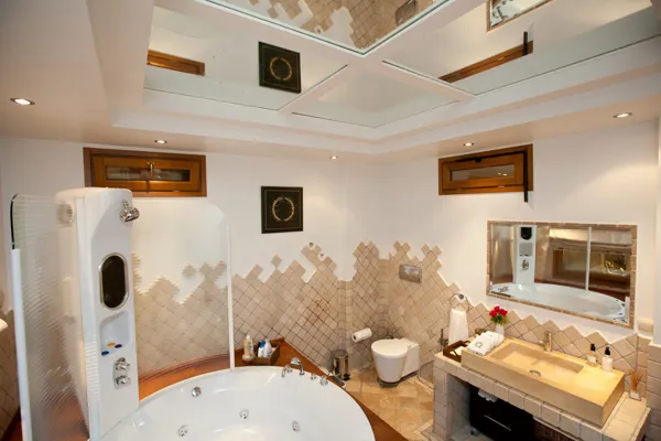 Unique Villa with Swimming Pool in Lagonisi  - Lagonissi