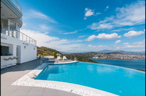 Luxury villa in Athens suburbs - Porto Rafti, Attica