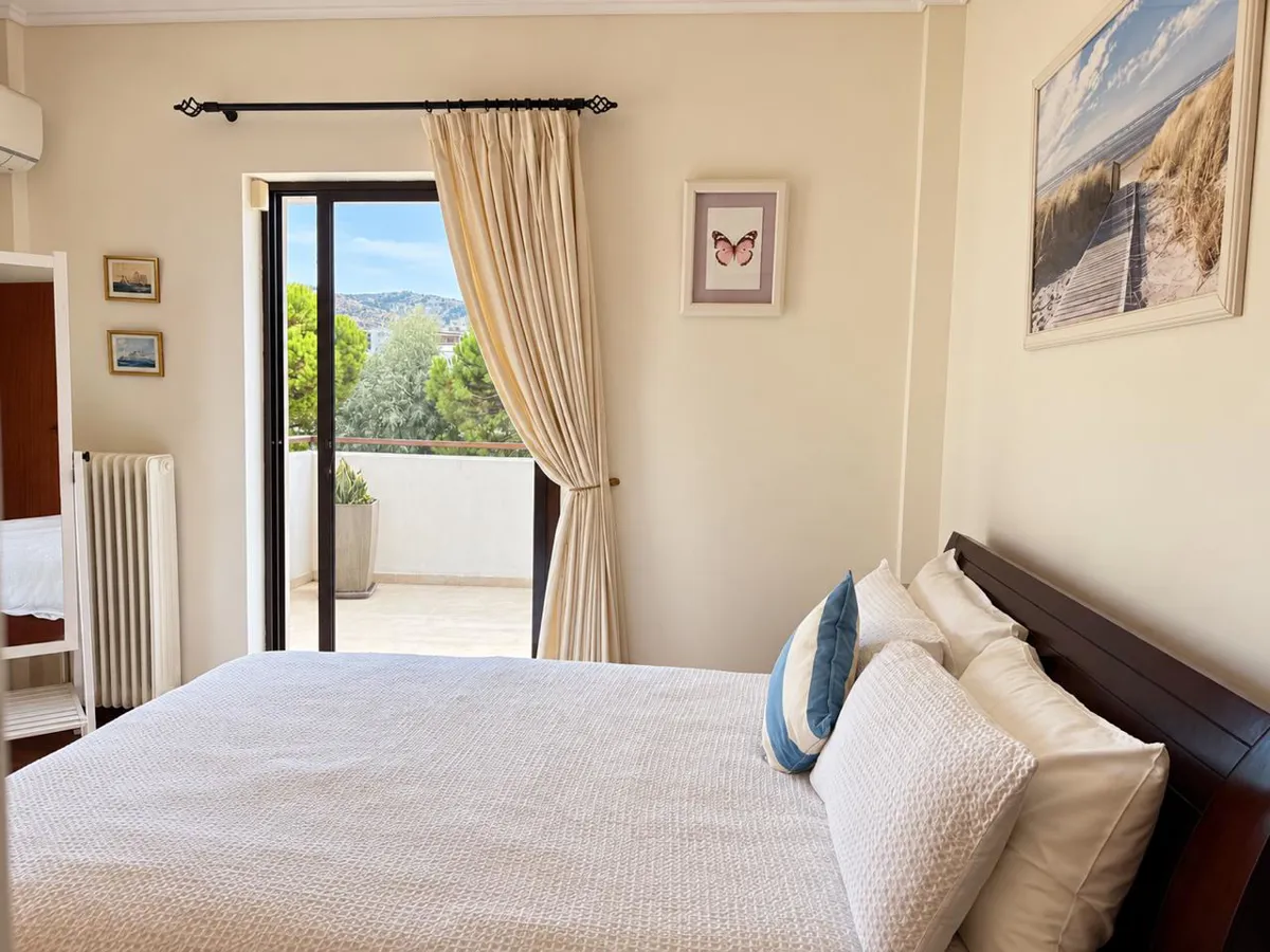 Excellent 3rd-Floor Renovated Penthouse Apartment in Glyfada - Glyfada, Athens, Attica