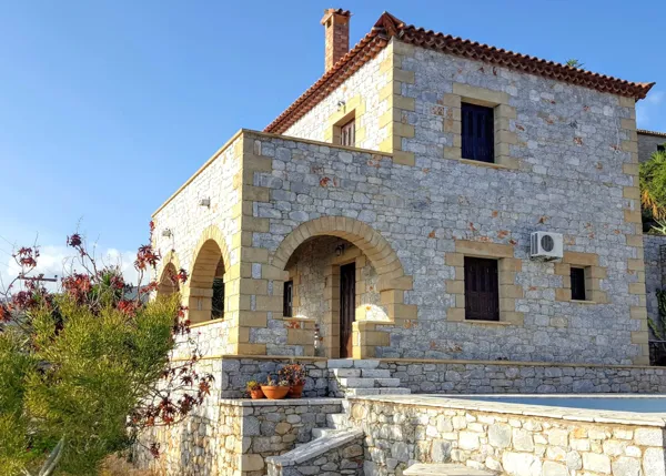 Beautiful stone-house close to all amenities  - Kardamyli, Messinia, Peloponnese