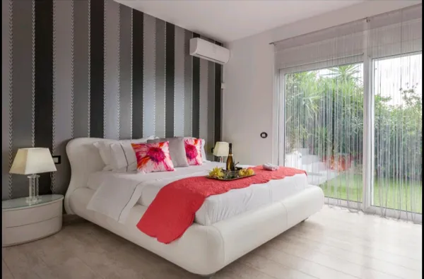 Luxury villa in Athens suburbs - Porto Rafti, Attica