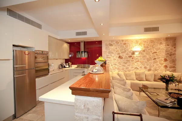 Unique Villa with Swimming Pool in Lagonisi  - Lagonissi