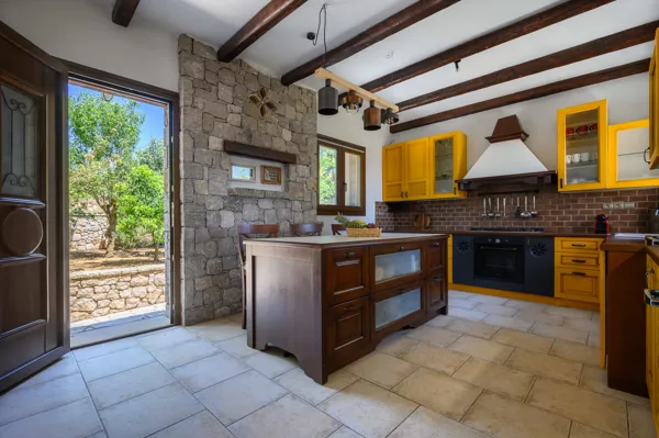 Stone villa with modern amenities  - Mesochori, Messinia, Peloponnese