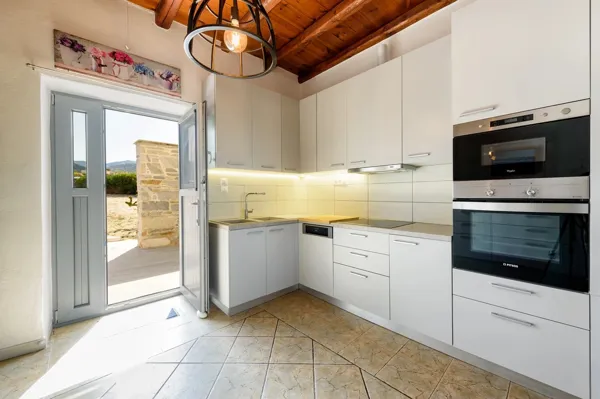 Luxury villa just steps from the beach    - Pounta, Paros, Cyclades Islands