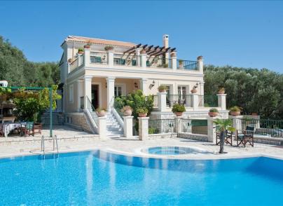 Villa in dominant position, with stunning views 