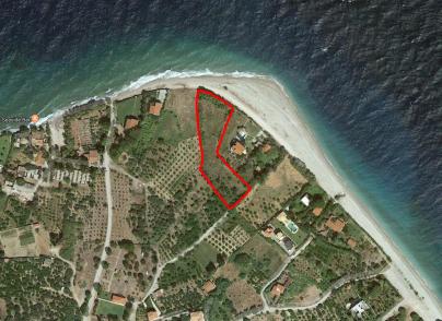 Sea front land plot with valid building permit