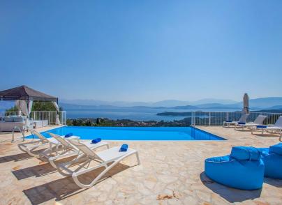 A villa with magnificent views, offering investment potential 