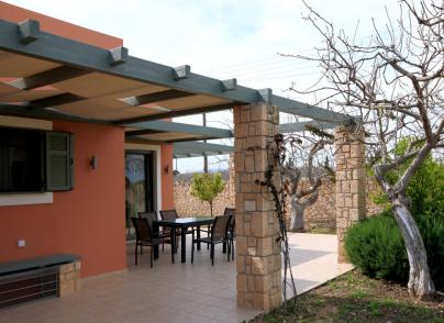 Ideal summer holiday home so close to Athens 
