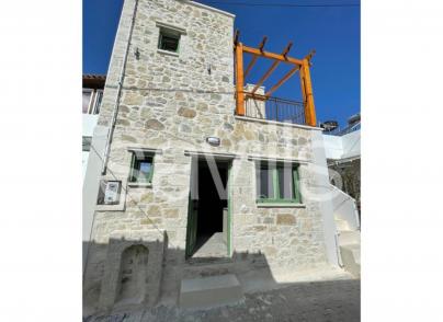 Fully Restored Stone Mews Maisonette